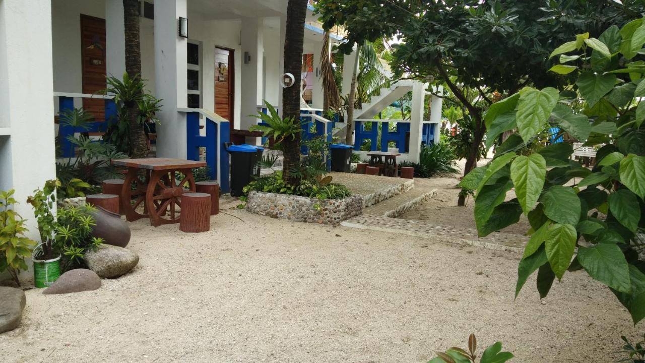 Sand Bar Beach Resort ナスグブ エクステリア 写真