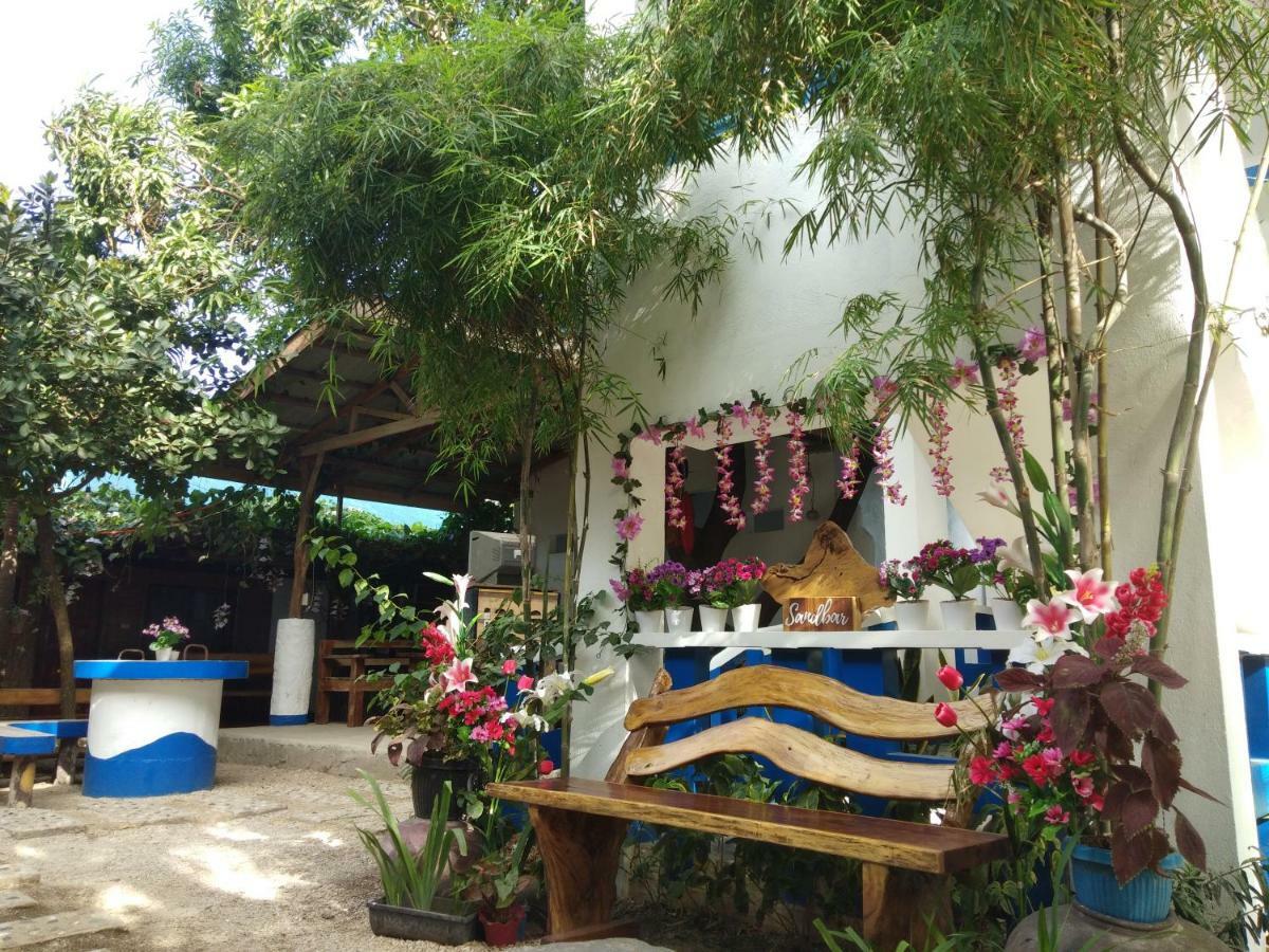 Sand Bar Beach Resort ナスグブ エクステリア 写真